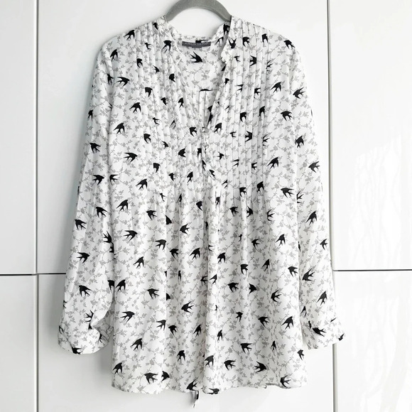 A Pea In The Pod Womens Top Size Medium Blouse Birds V Neck Popover Maternity - Picture 1 of 10